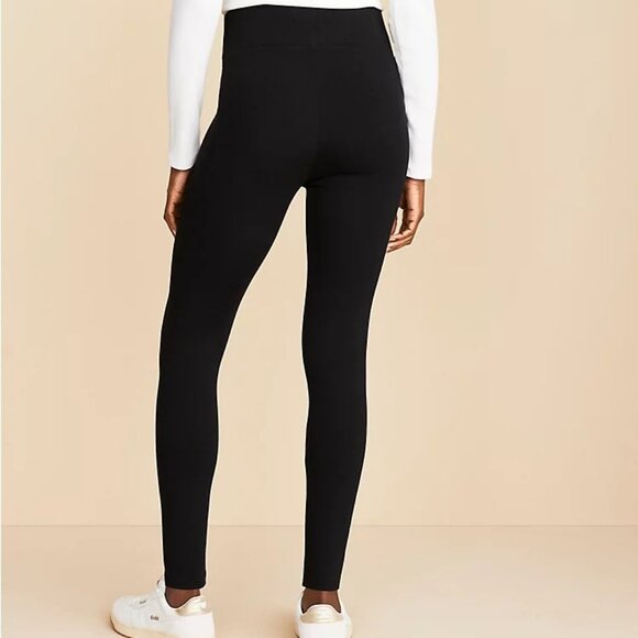 Lou & Grey High Rise Essential Leggings, size M - Picture 5 of 5